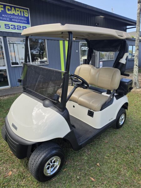 2022 EZGO RXV